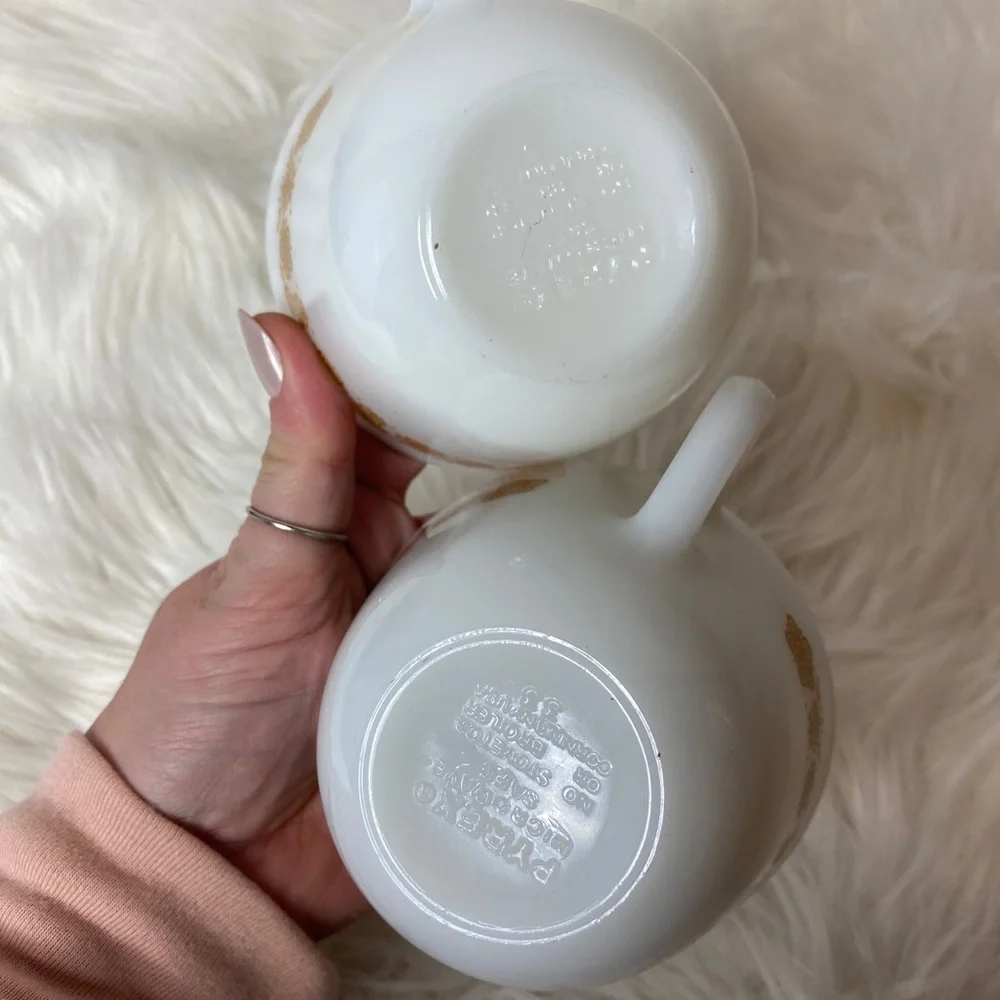 Pyrex vintage butterfly